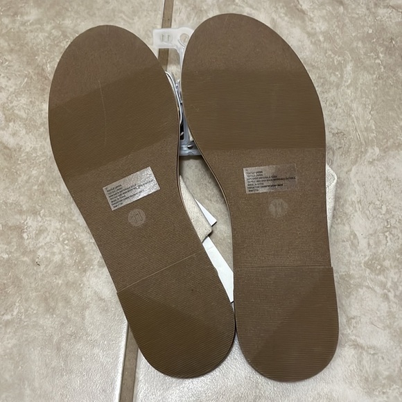 NWT Shade & Shore size 11 memory foam sandals - Picture 3 of 3